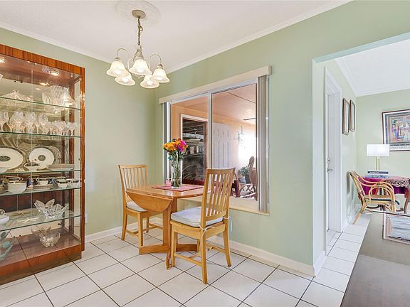 5th image of 1621 NW 7th Avenue
