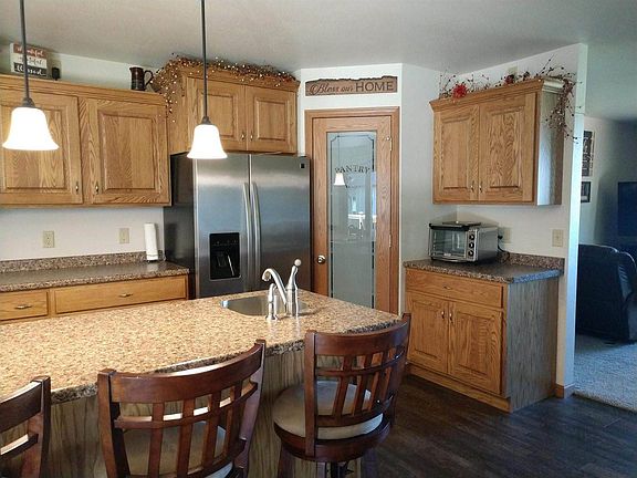 5th image of N8134 Sandhill Ave