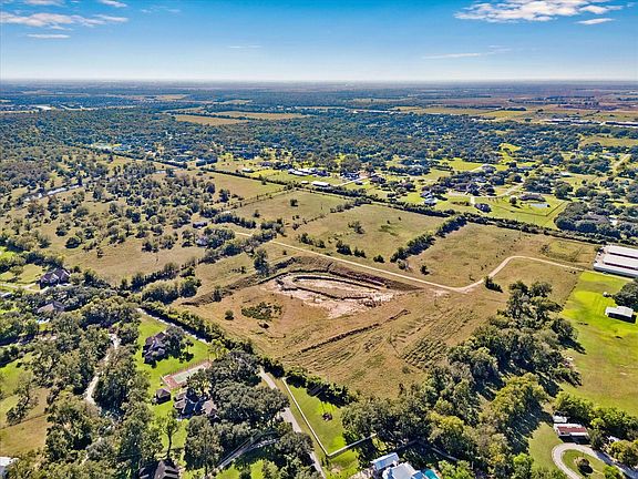 4th image of 5015 Fm 359 Rd