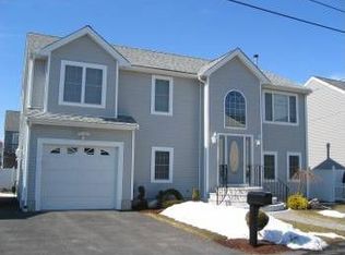 45 Abington Ln, Fall River, MA 02721