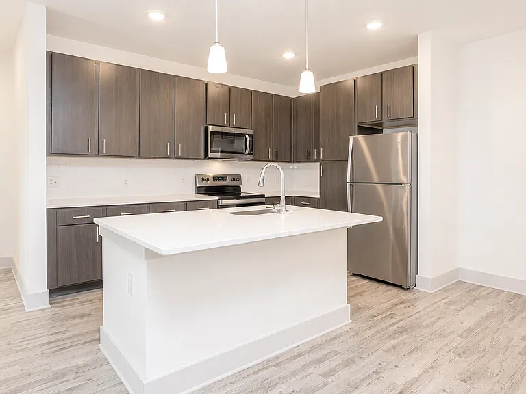 Azalea Bay Apartments — Photo 40