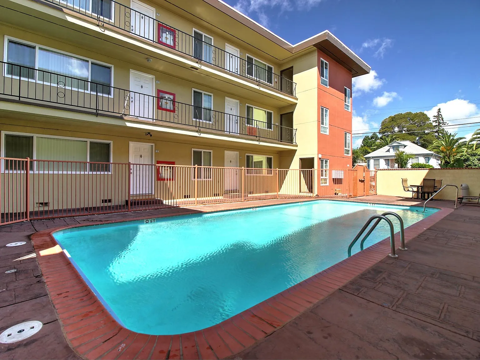 Studio, 460 sqft, $2,325 — Photo 4