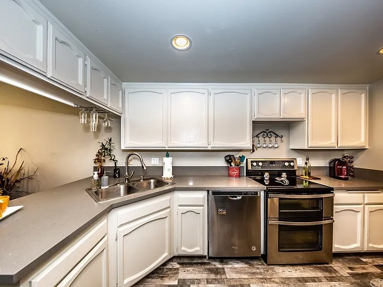 221 E Ponderosa Ln — Photo 5