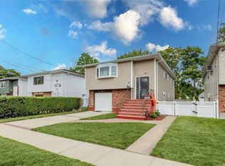 54 Sutton St, Hempstead, NY 11550