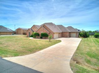 4640 Hillside Ln, Edmond, OK 73025