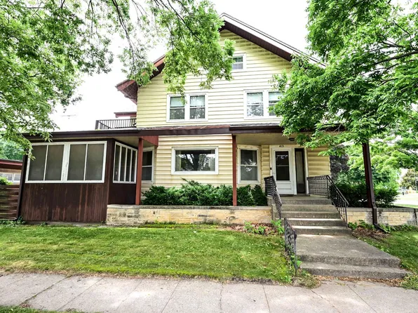 412 N Franklin St, Manchester, IA 52057