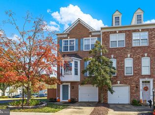 6311 Burgundy Leaf Ln, Alexandria, VA 22312