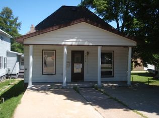 216 W Chocolay St, Munising, MI 49862
