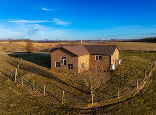 233 Meadowbrook Ln, Max Meadows, VA 24360