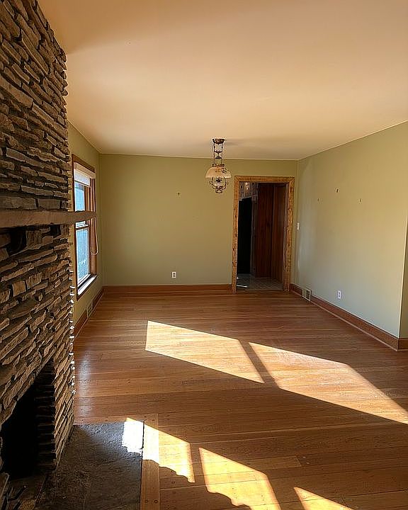 1st image of 12808 Urton Ln