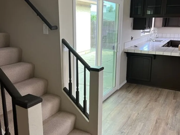 483 Quail Ct — Photo 2