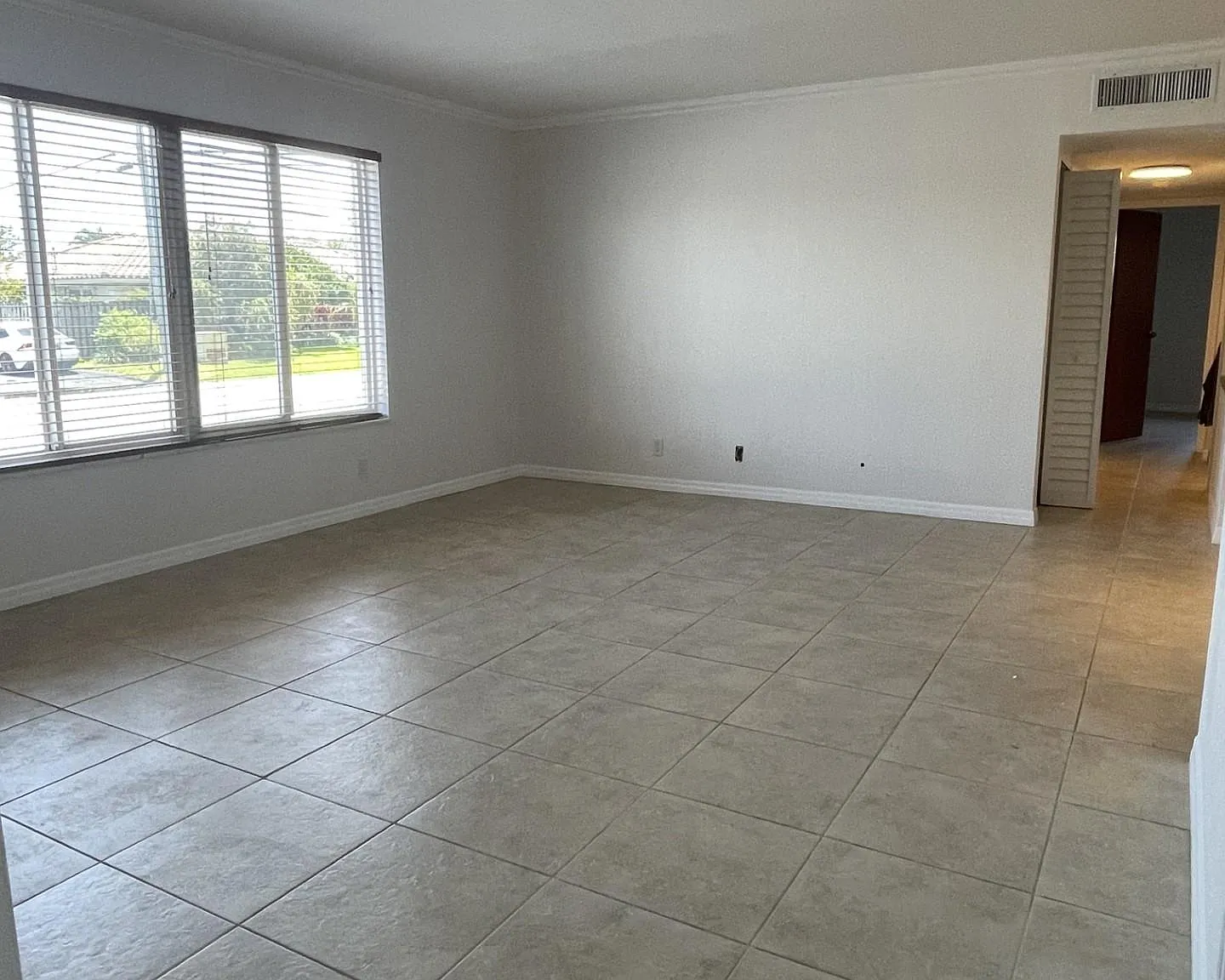 2 bed, 990 sqft, $2,100 — Photo 1