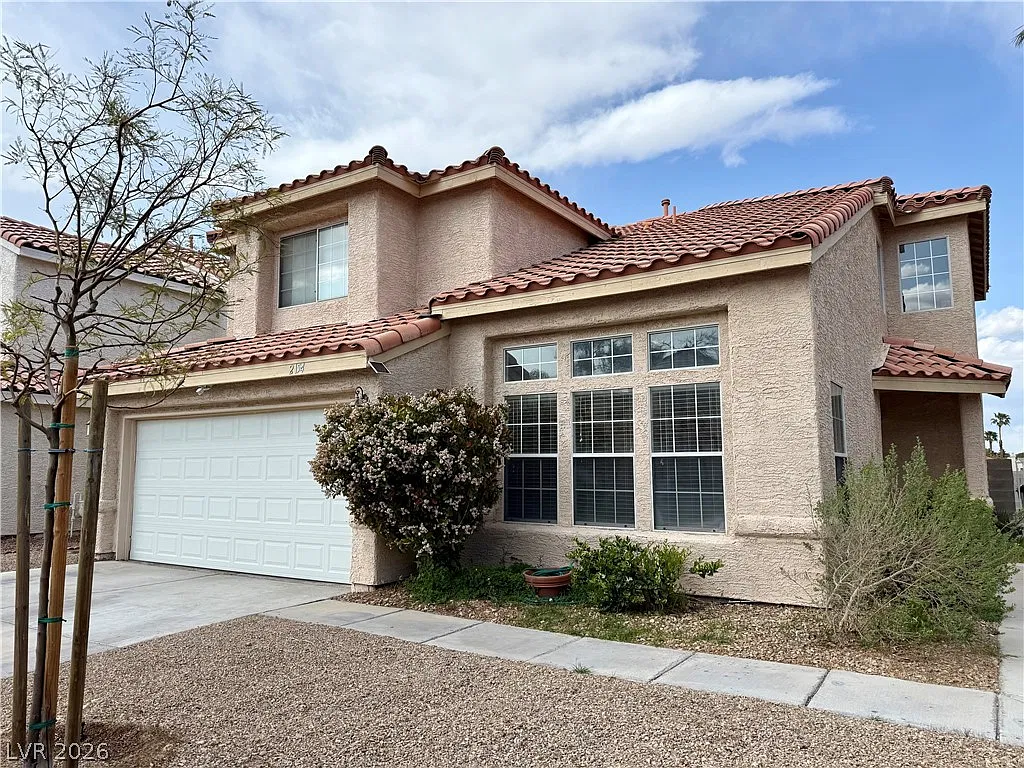 3 bed, 2.5 bath, 2222 sqft, $2,374 — Photo 1