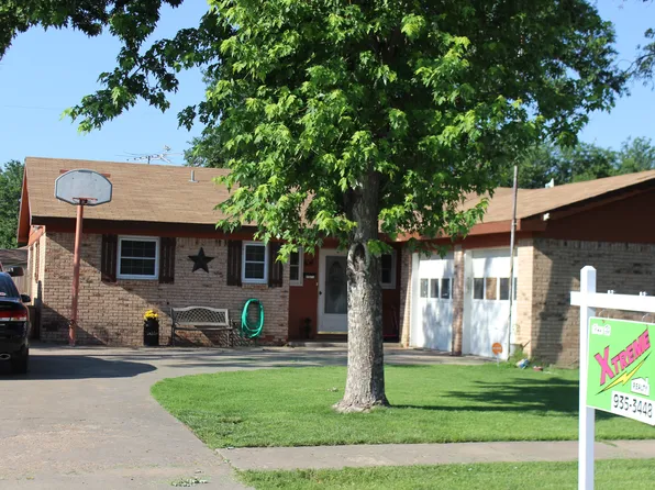 804 Shamrock Dr, Dumas, TX 79029