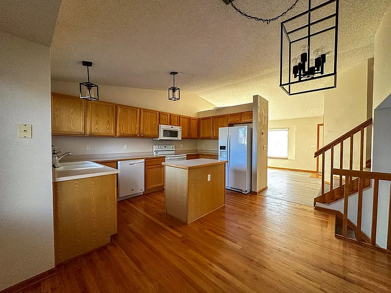 10880 Acadia Pl — Photo 5