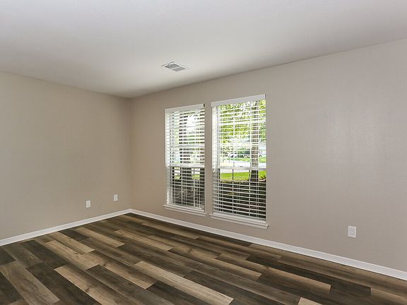 5th image of 3 Rockridge Ct
