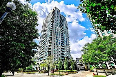 30 Harrison Garden Blvd #511 — Photo 2