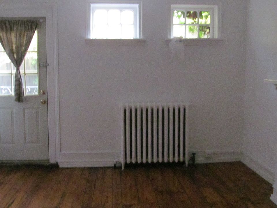2nd image of 2211 Spruce St APT 1