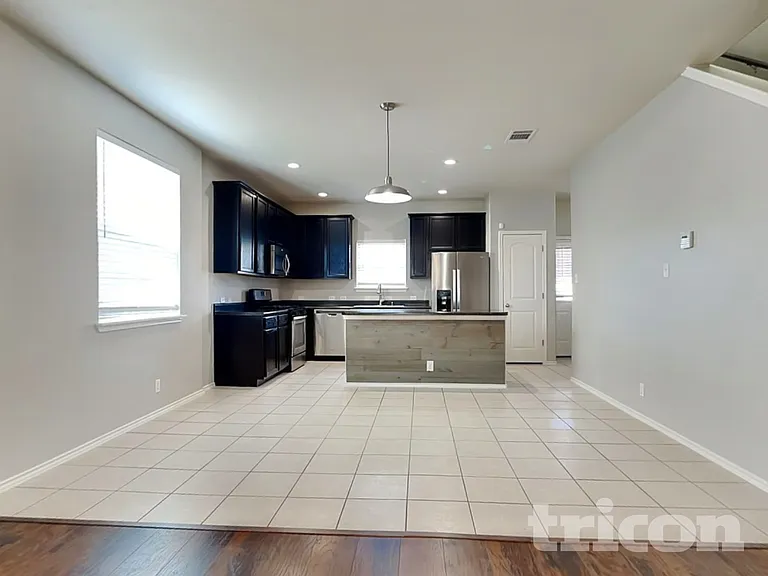 240 Dragon Ridge Rd — Photo 3