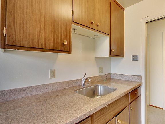 3rd image of 1300 Lawton St APT 301