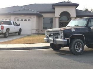 861 Brookside Dr, Shafter, CA 93263