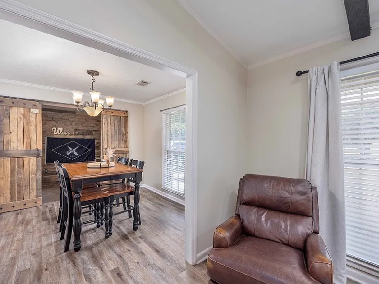 1504 Melanie Ln — Photo 7