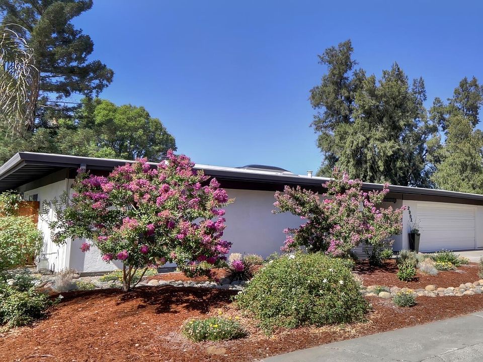 1st image of 2901 Catalina Dr