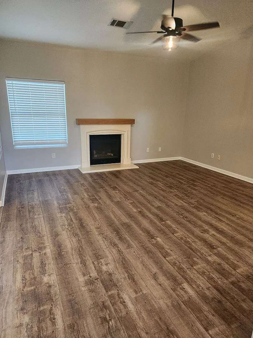 beautiful 4 bedroom home — Photo 4