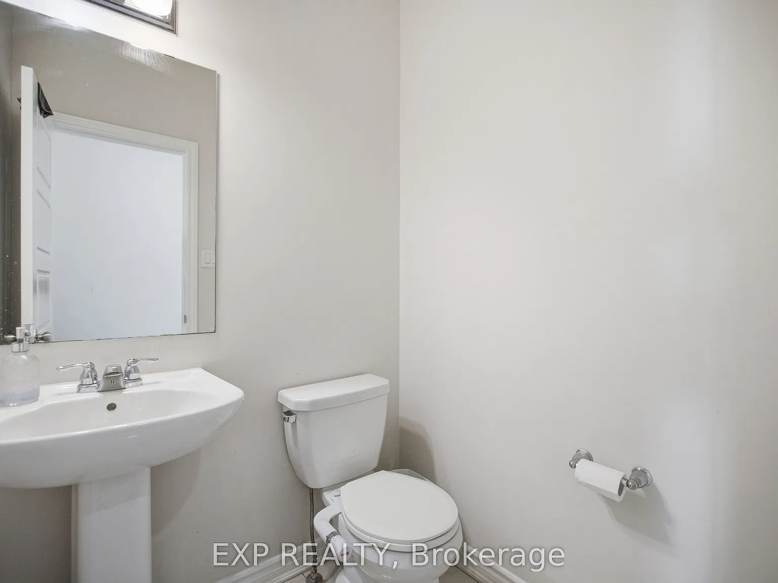 3 bed, $2,699 — Photo 4