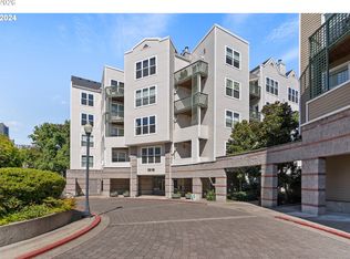 1710 S Harbor Way, Portland, OR 97201