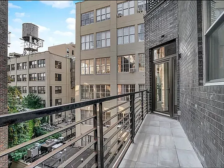 364 Bedford Ave #G4 — Photo 8