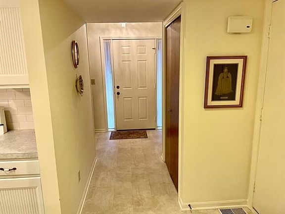5th image of 298 Winsted Ave