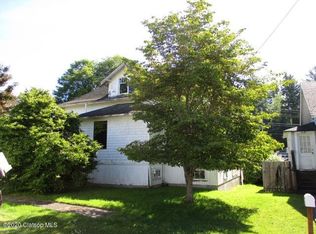 1556 6th St, Astoria, OR 97103