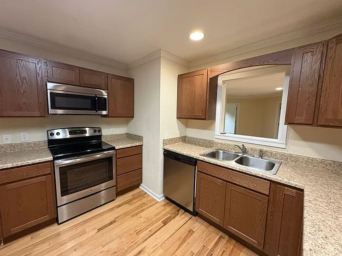 101 Imperial Dr — Photo 16