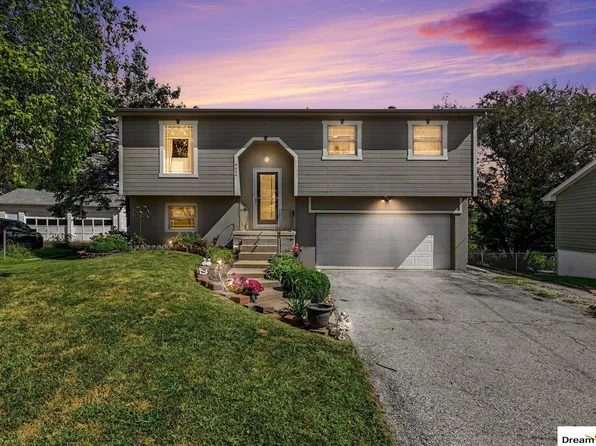 9424 Fowler Ave, Omaha, NE 68134
