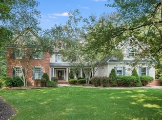 8 Mackenzie Ct, Sparta, NJ 07871