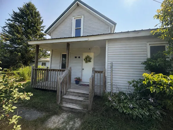 5585 Cedar St, Millersburg, MI 49759