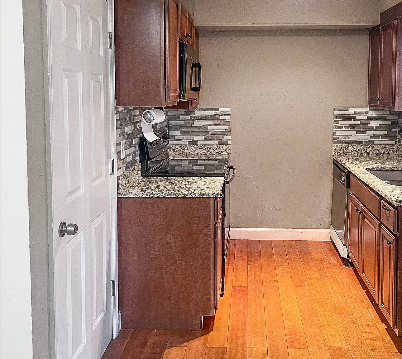2 bed, 2.5 bath, 1240 sqft, $1,950 — Photo 4