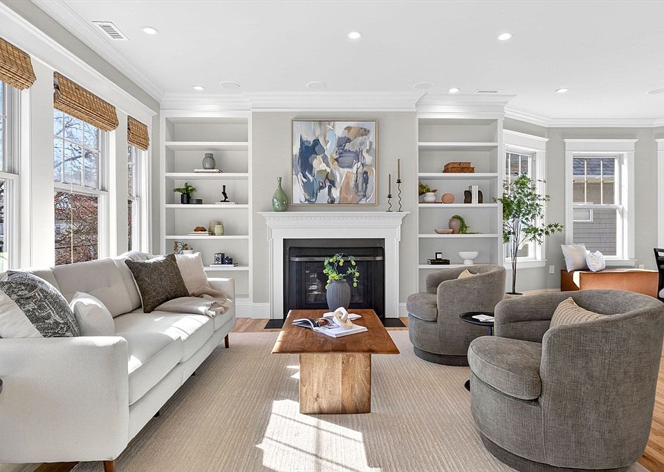 1st image of 54 Orchard St #2