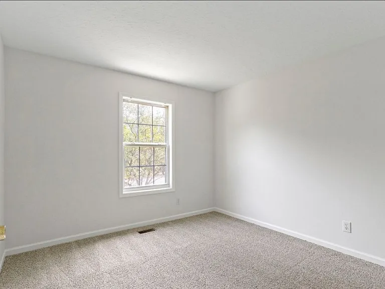 10411 Packard Dr — Photo 12