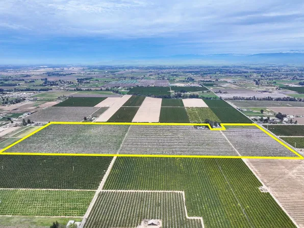 10847 E Belmont Ave, Sanger, CA 93657