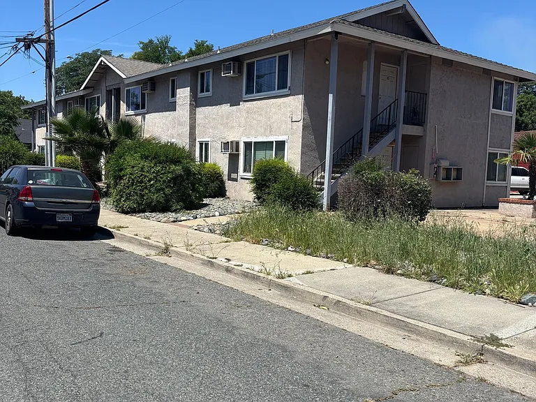 1150 Pine St — Photo 2