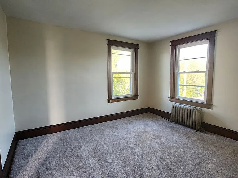 470 Maple St — Photo 23