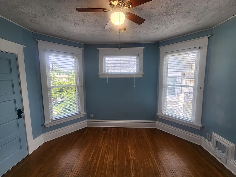 1719 Farnam St #2 — Photo 7