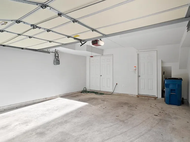 8852 Mansion View Ct — Photo 19