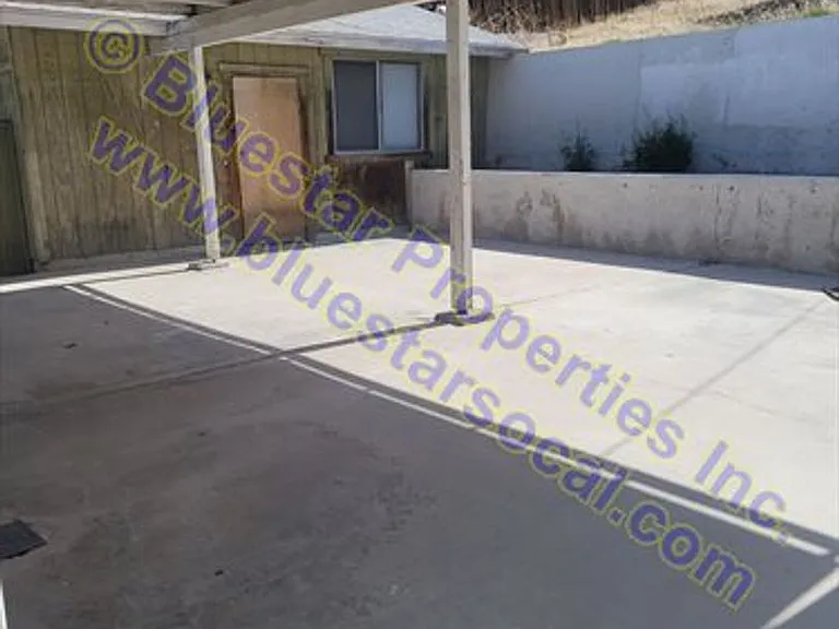 15469 Hesperia Rd — Photo 9