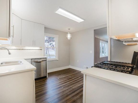 4th image of 3315 59th Ave N