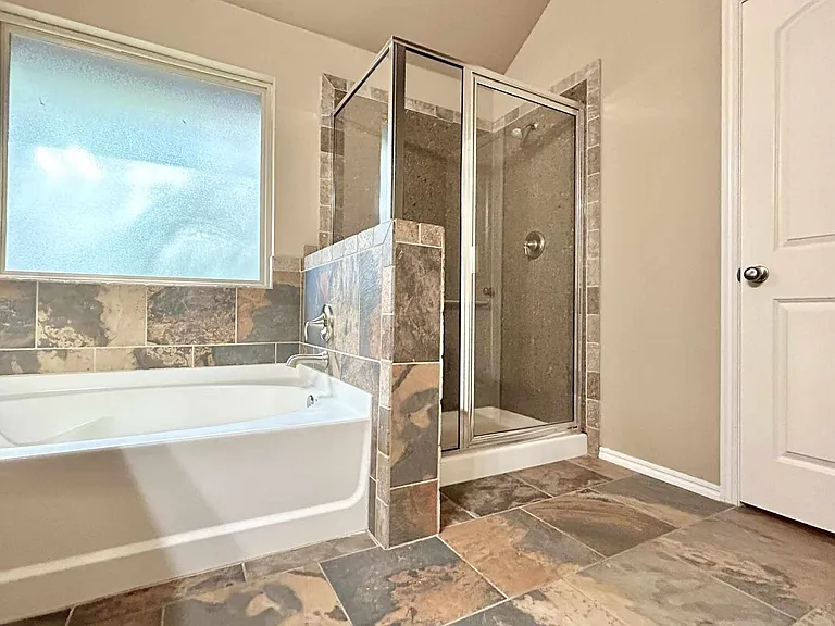 2222 Brook Dr — Photo 13
