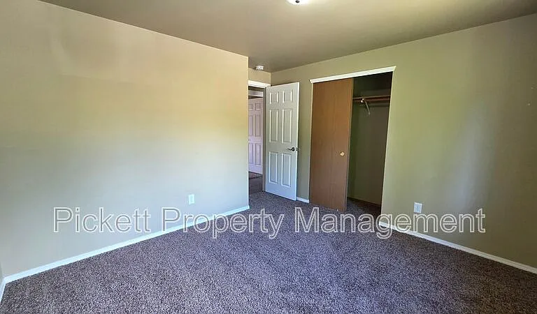 1367 NW Rockford Cir — Photo 17