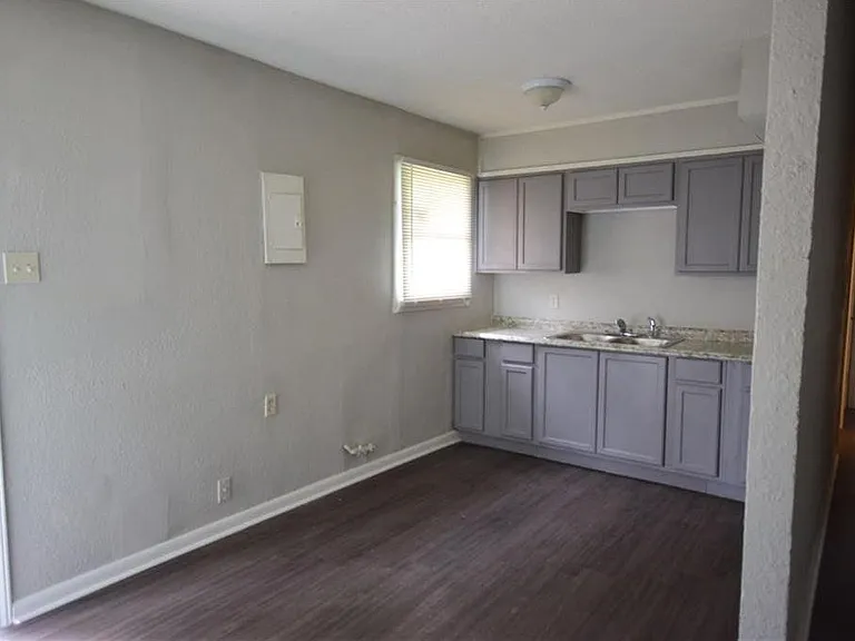 1606 Sycamore Pl — Photo 3